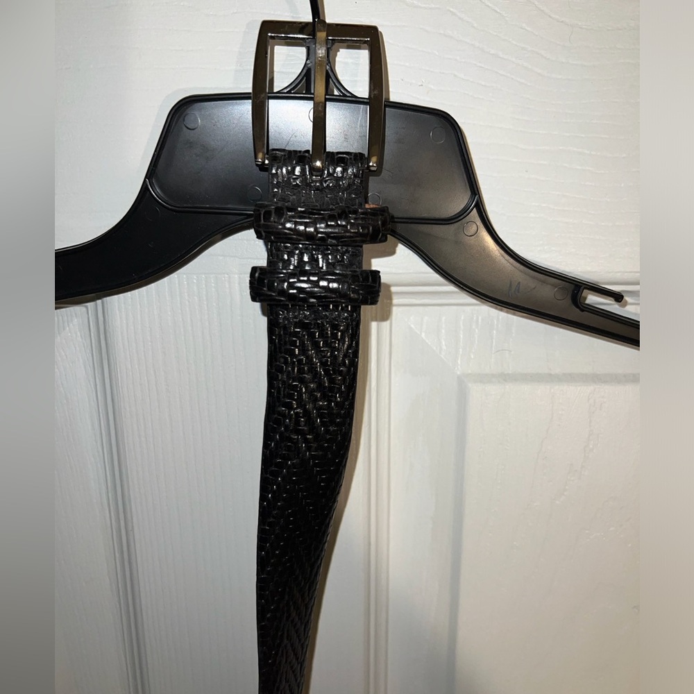 Black Tommy Bahama Block Embossed Leather Belt Sz 36